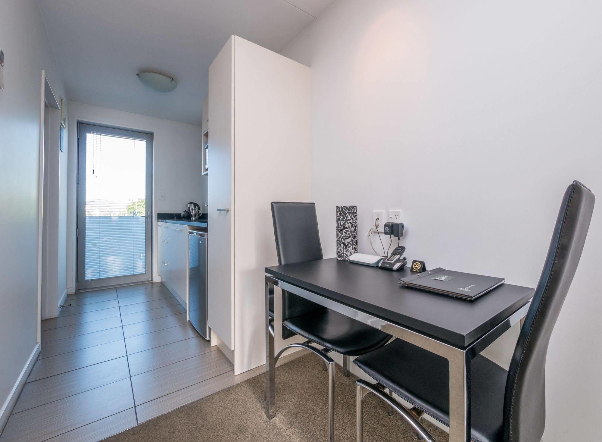 Bellano Motel Suites Крайстчёрч Экстерьер фото A typical studio apartment